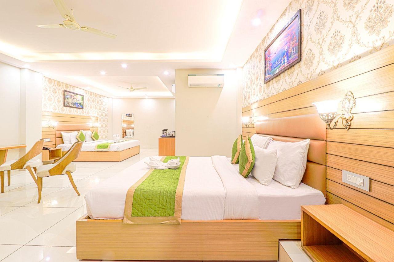 The Glory Hotel Dehradun Extérieur photo