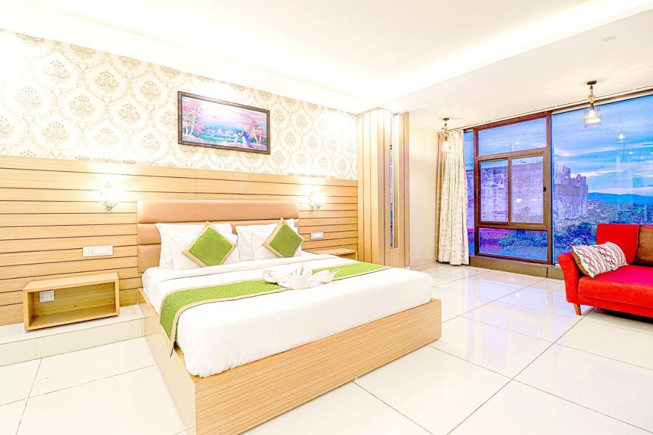 The Glory Hotel Dehradun Extérieur photo